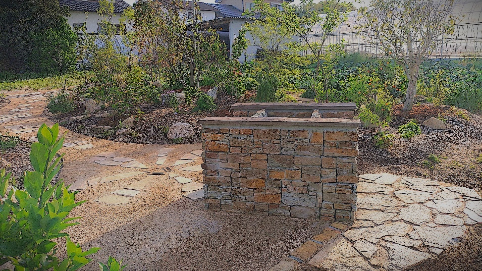 田原市 Y邸 タイル張りのベンチと花壇 アフター